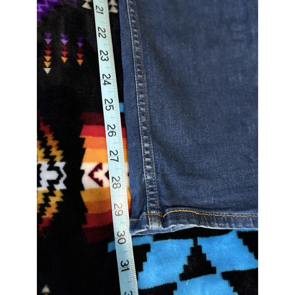 Levis‎ Medium Wash Zip Logo Straight Leg Size 32x30 Mid Rise Cotton